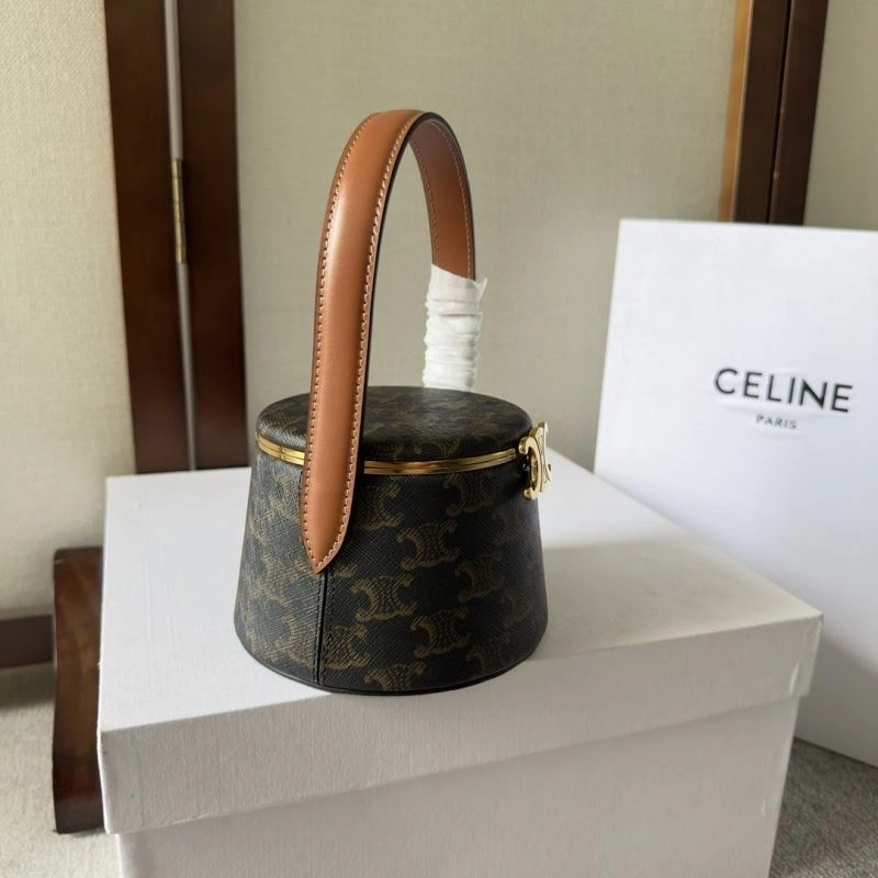 Supportive Celine Cosmetic Bags 60561