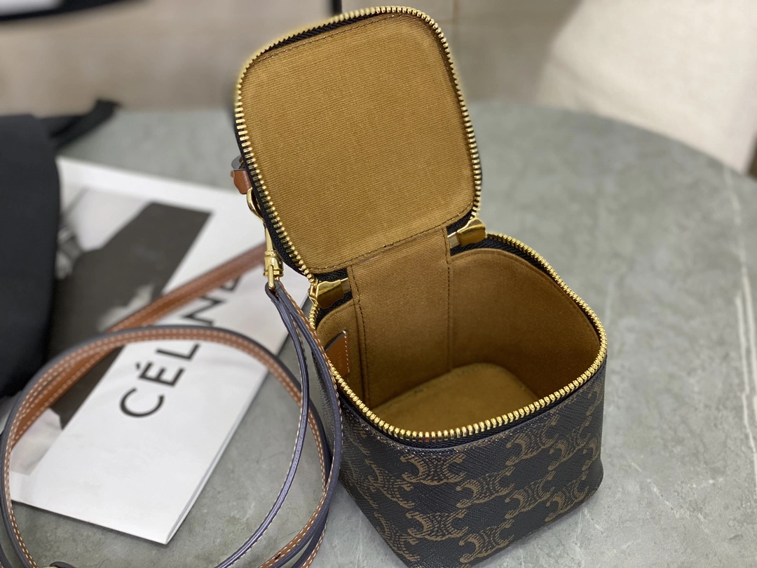Sporty Celine Cosmetic Bags 94667