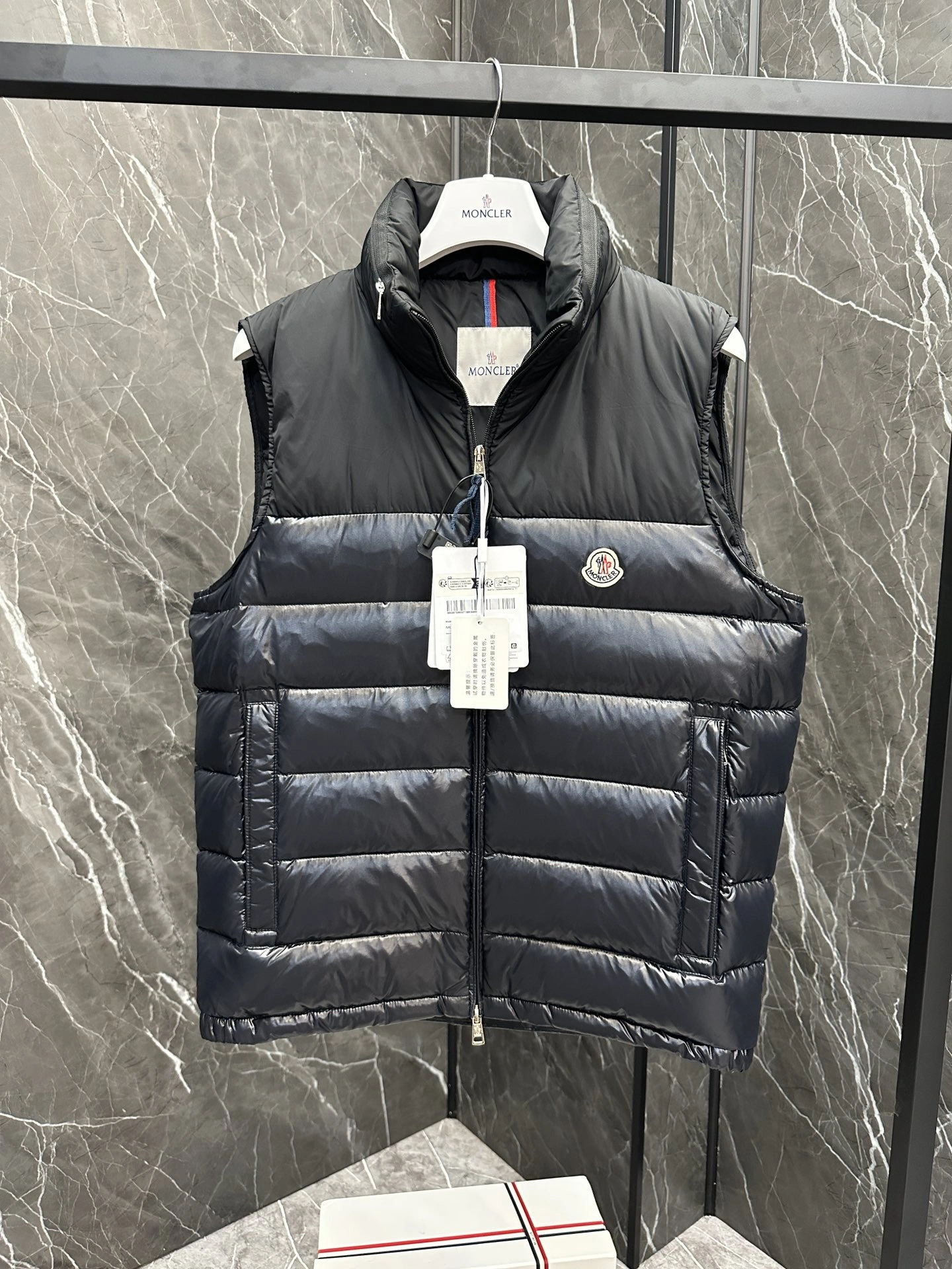 Celine Down Jackets Sophisticated 107558