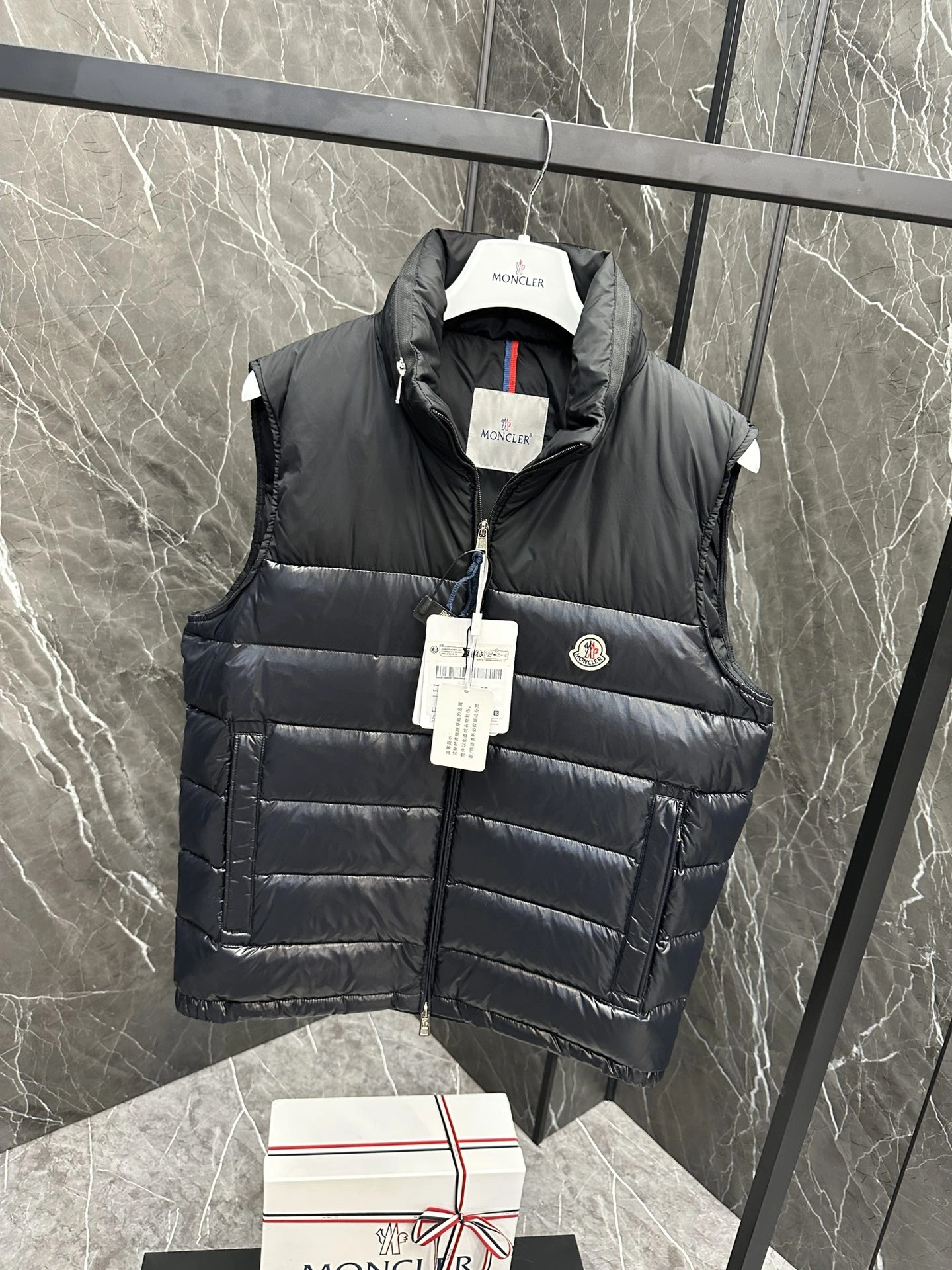 Celine Down Jackets Sophisticated 107558