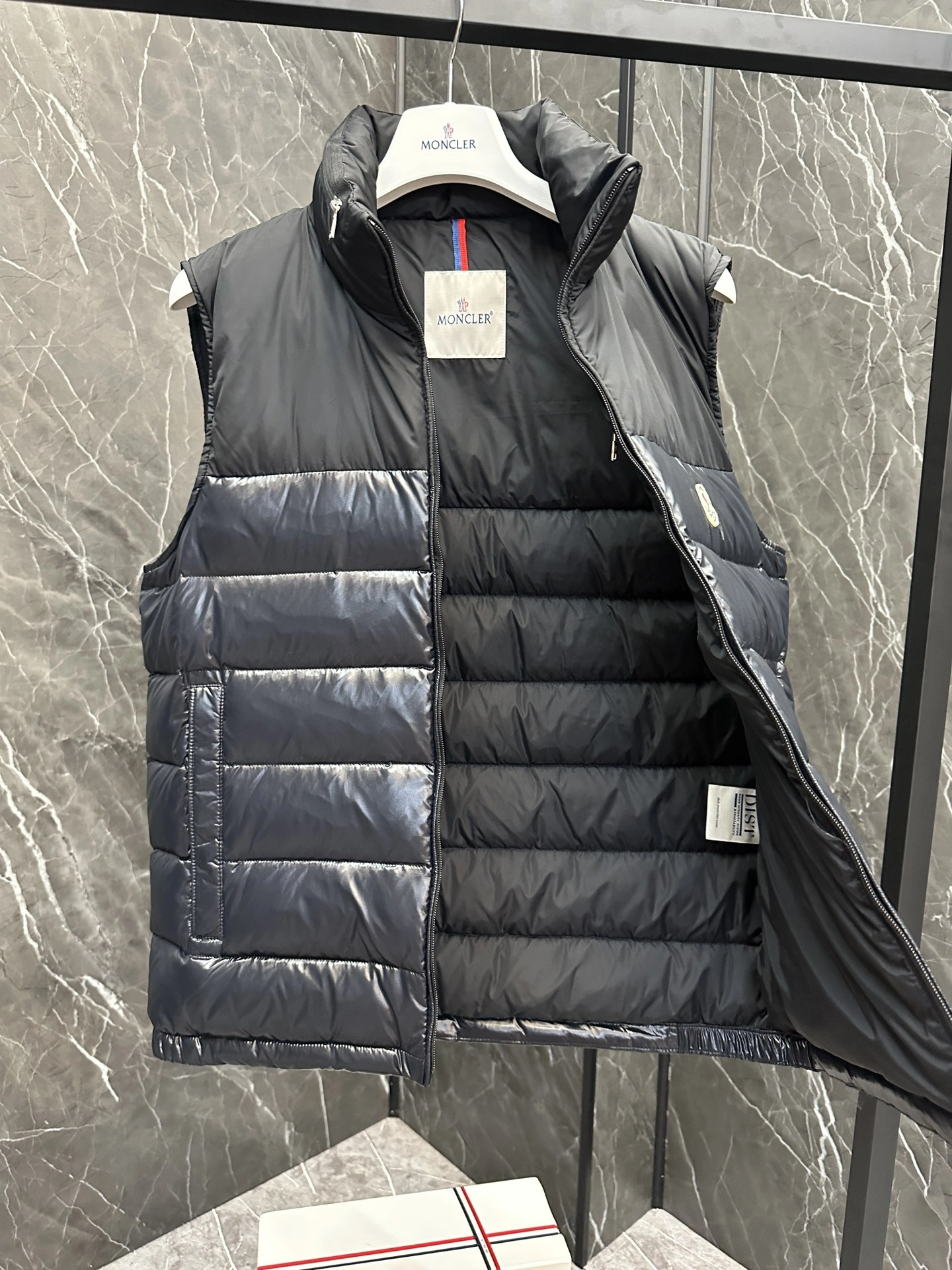 Celine Down Jackets Sophisticated 107558