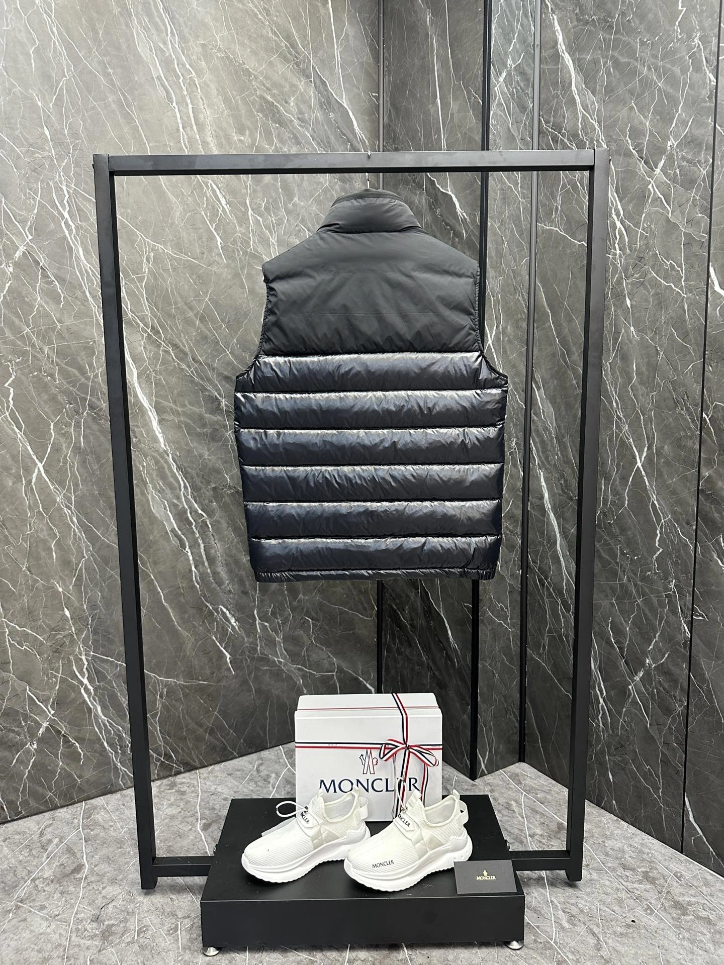 Celine Down Jackets Sophisticated 107558