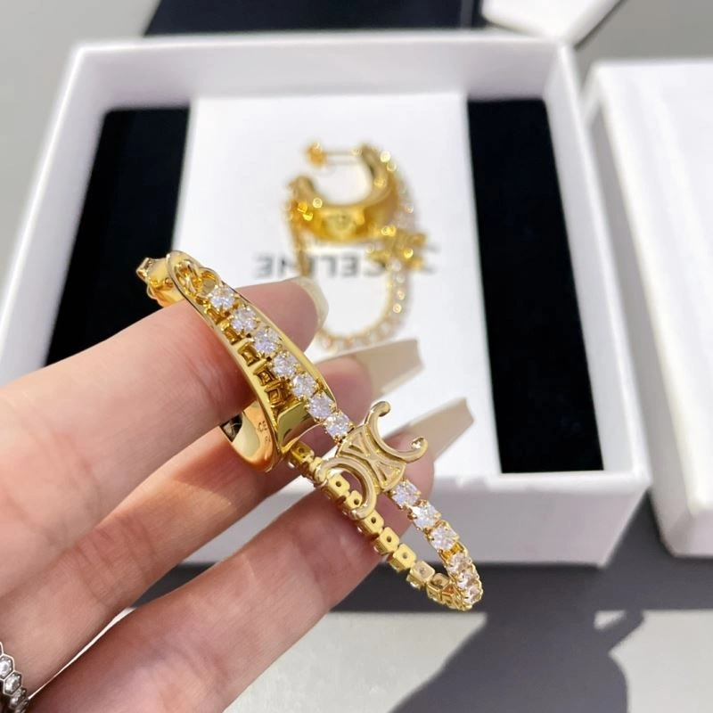 Trendsetting Celine Earrings 218725