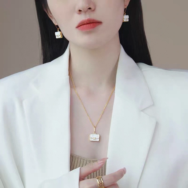 Comfortable Celine Earrings 218495