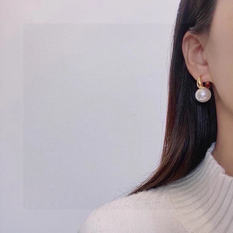 Seasonal Celine Earrings 218377