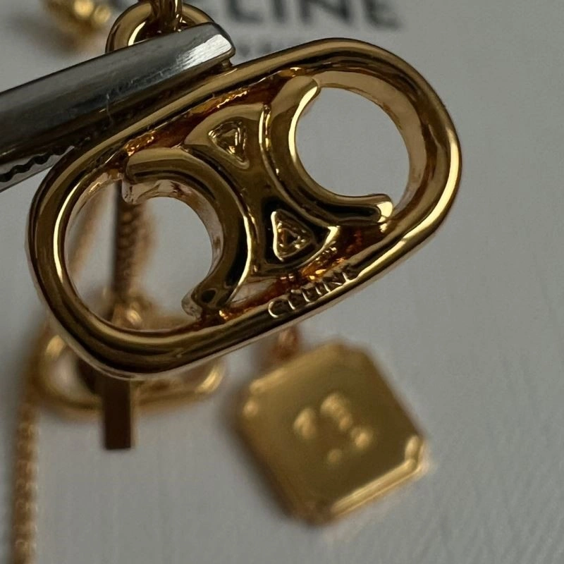 UrbanChic Celine Earrings 218082
