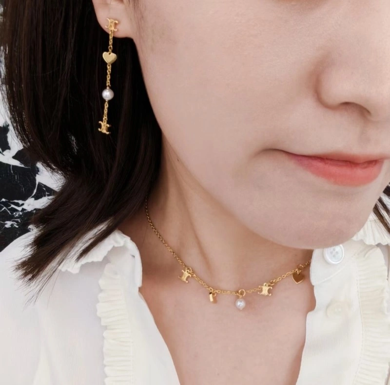 RelaxedFit Celine Earrings 217878