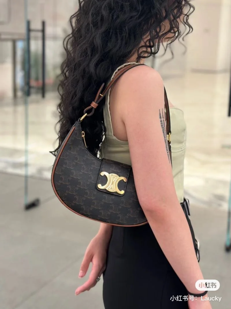 Versatile Celine Hobo Bags 37594