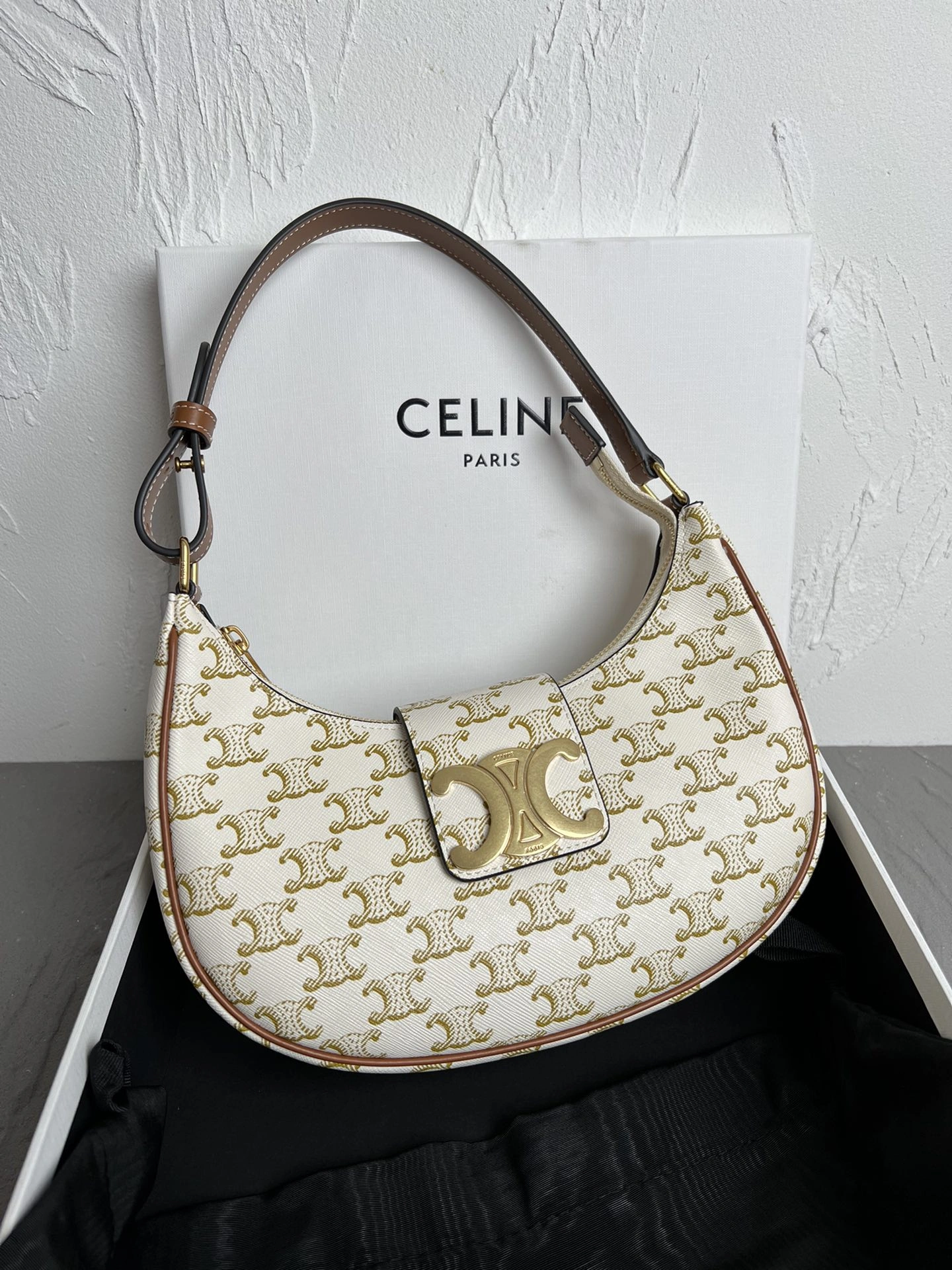 Breathable Celine Hobo Bags 78501
