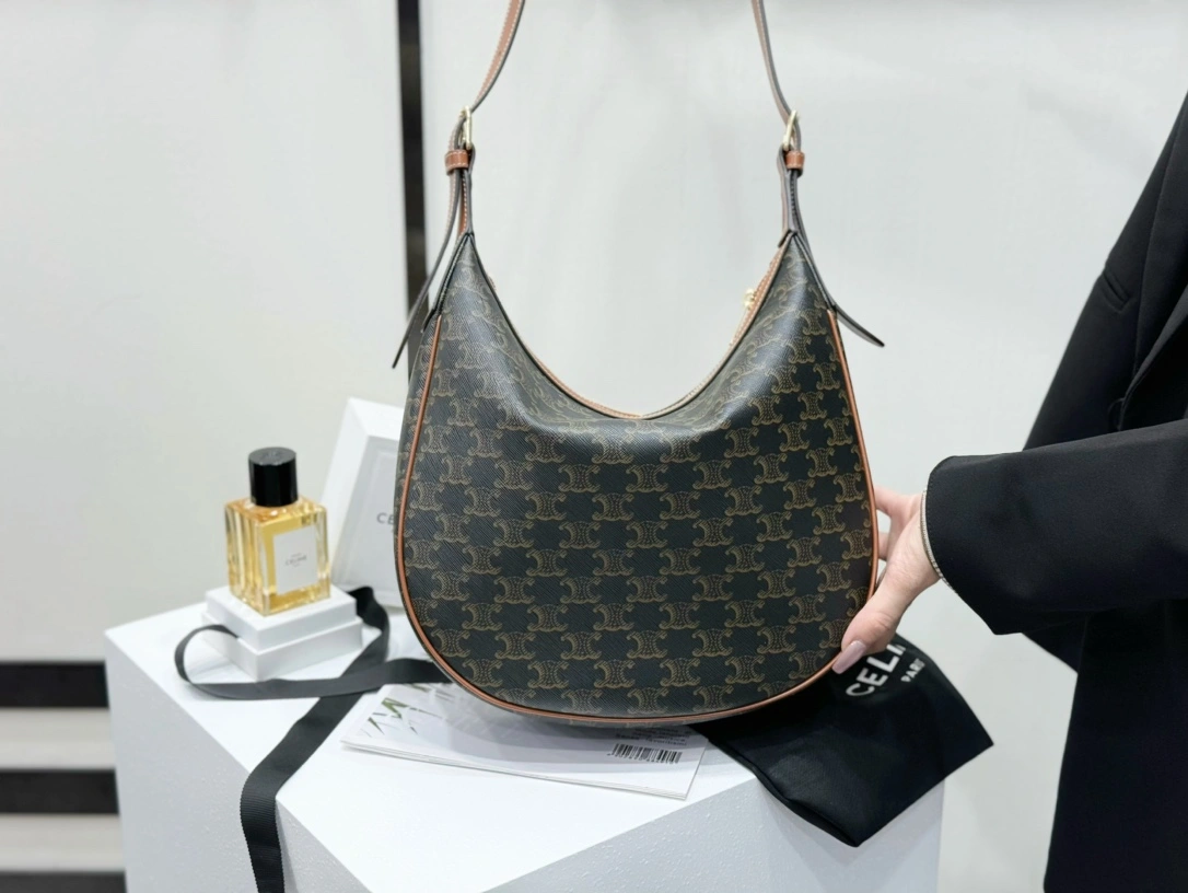 Compact Celine Hobo Bags 94649