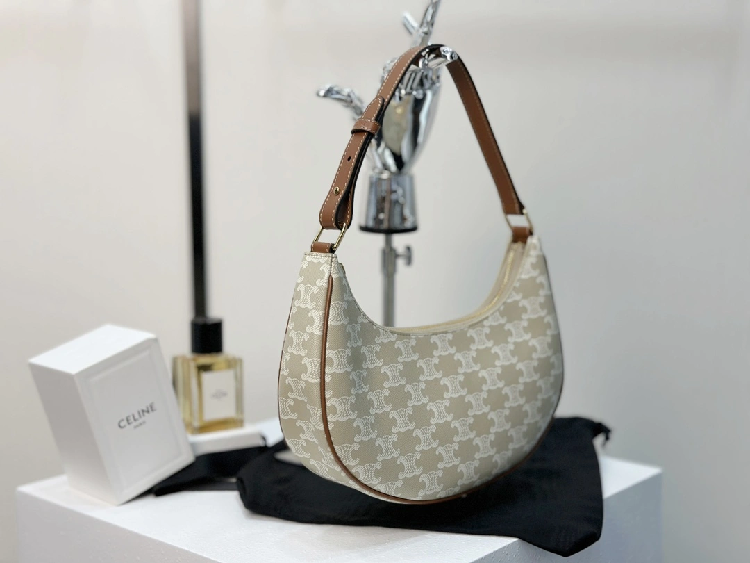 Celine Hobo Bags Sleek 94636