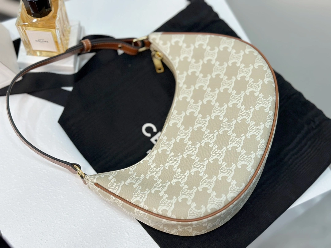 Celine Hobo Bags Sleek 94636