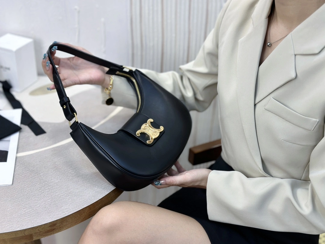 Celine Hobo Bags OnTrend 94623