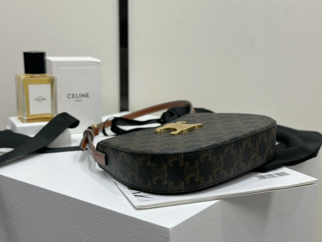 Celine Hobo Bags Casual 94608