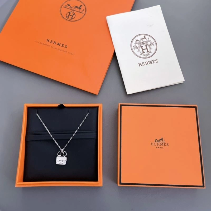 WellDesigned Celine Necklaces 218639