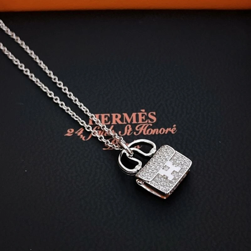 WellDesigned Celine Necklaces 218639