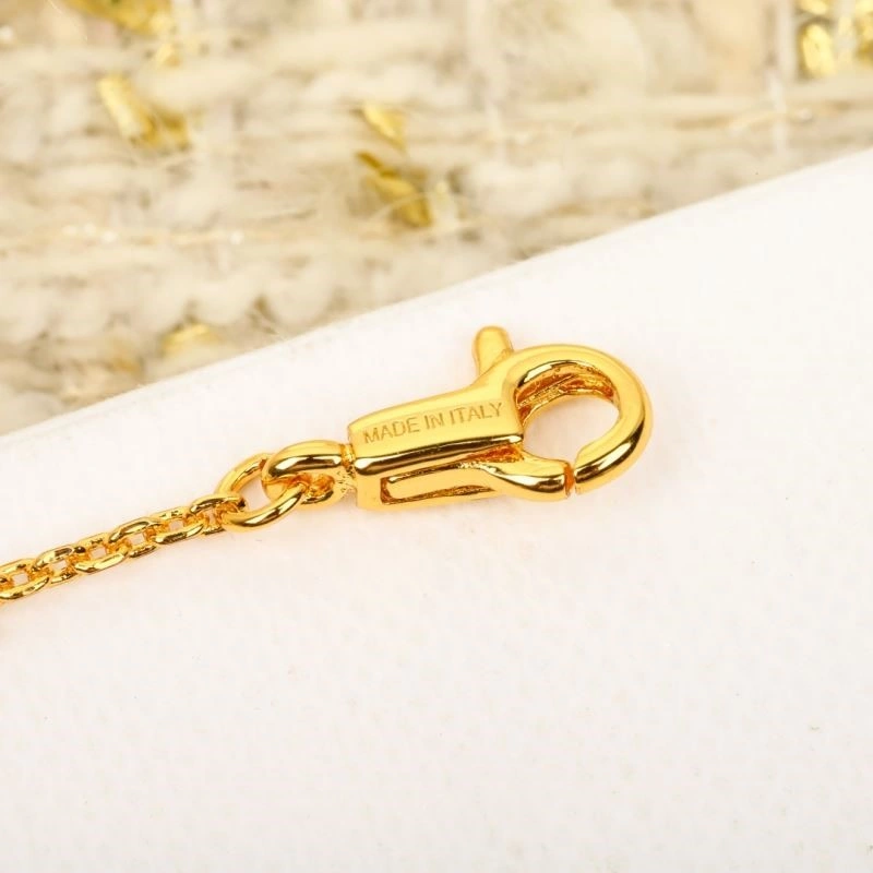 Comfortable Celine Necklaces 218229