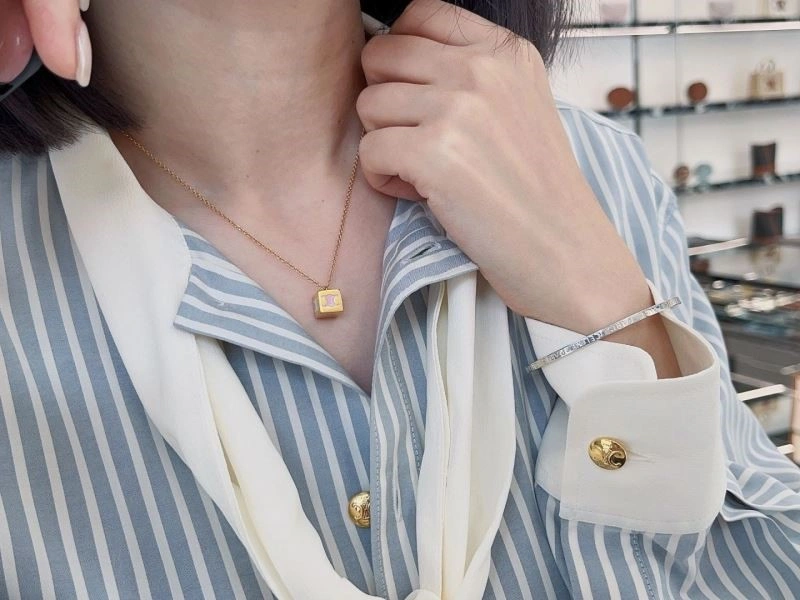 Durable Celine Necklaces 218230