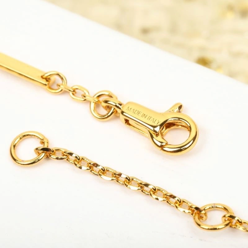 MoistureWicking Celine Necklaces 218202