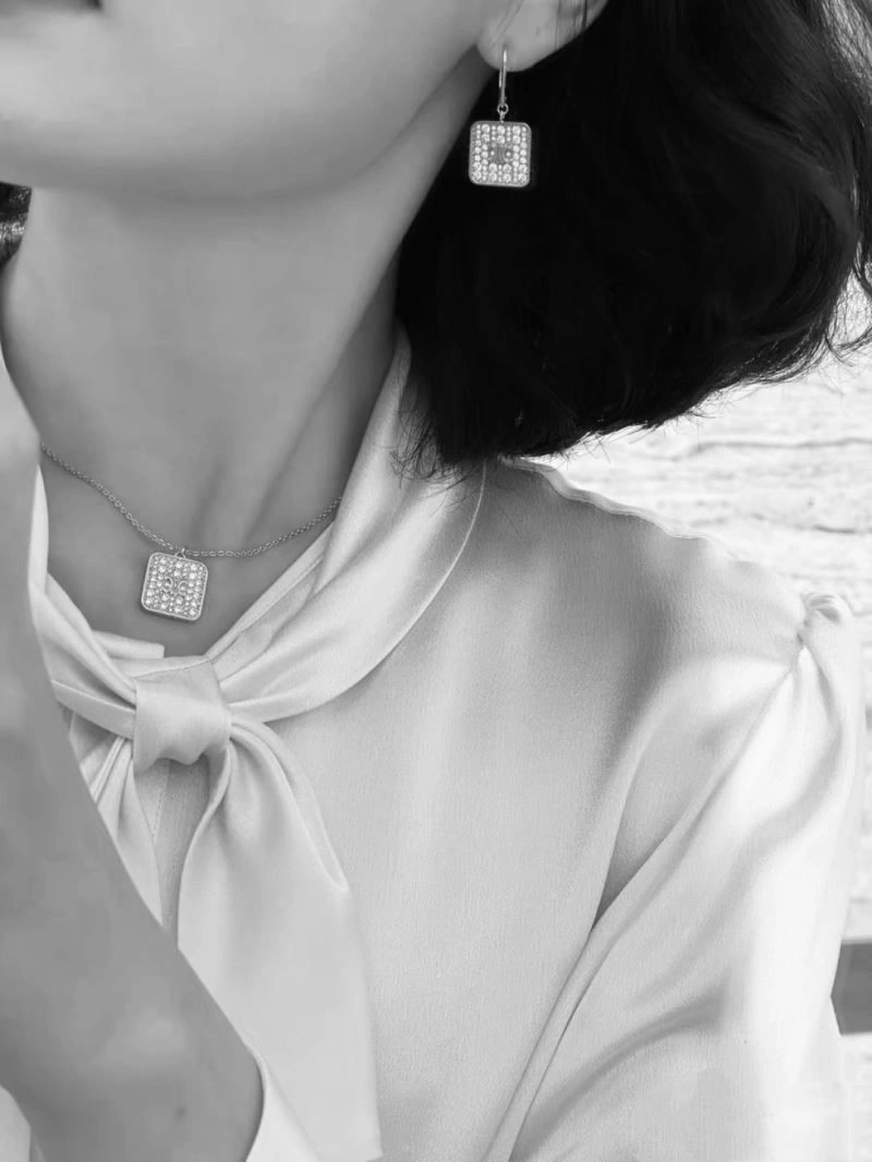 Celine Necklaces Effortless 218048