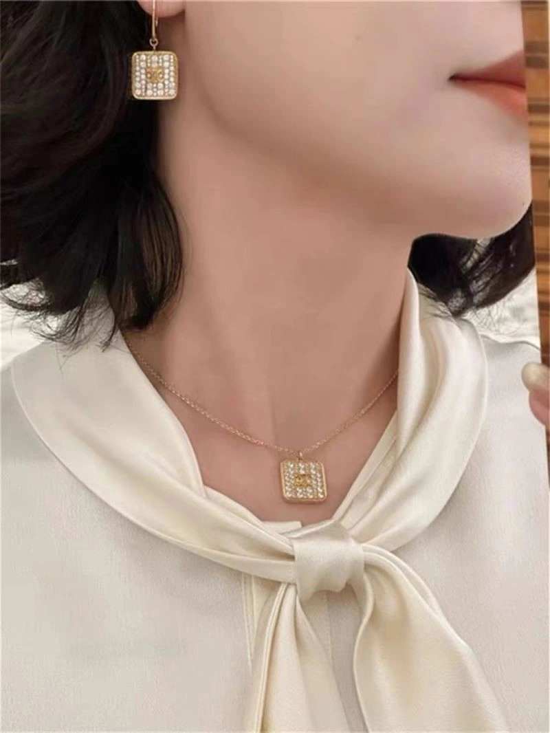 Celine Necklaces Effortless 218048