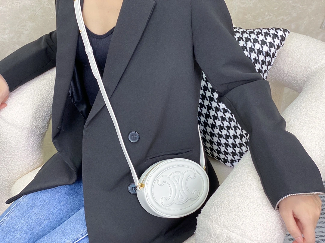 Celine Round Bags Effortless 94596