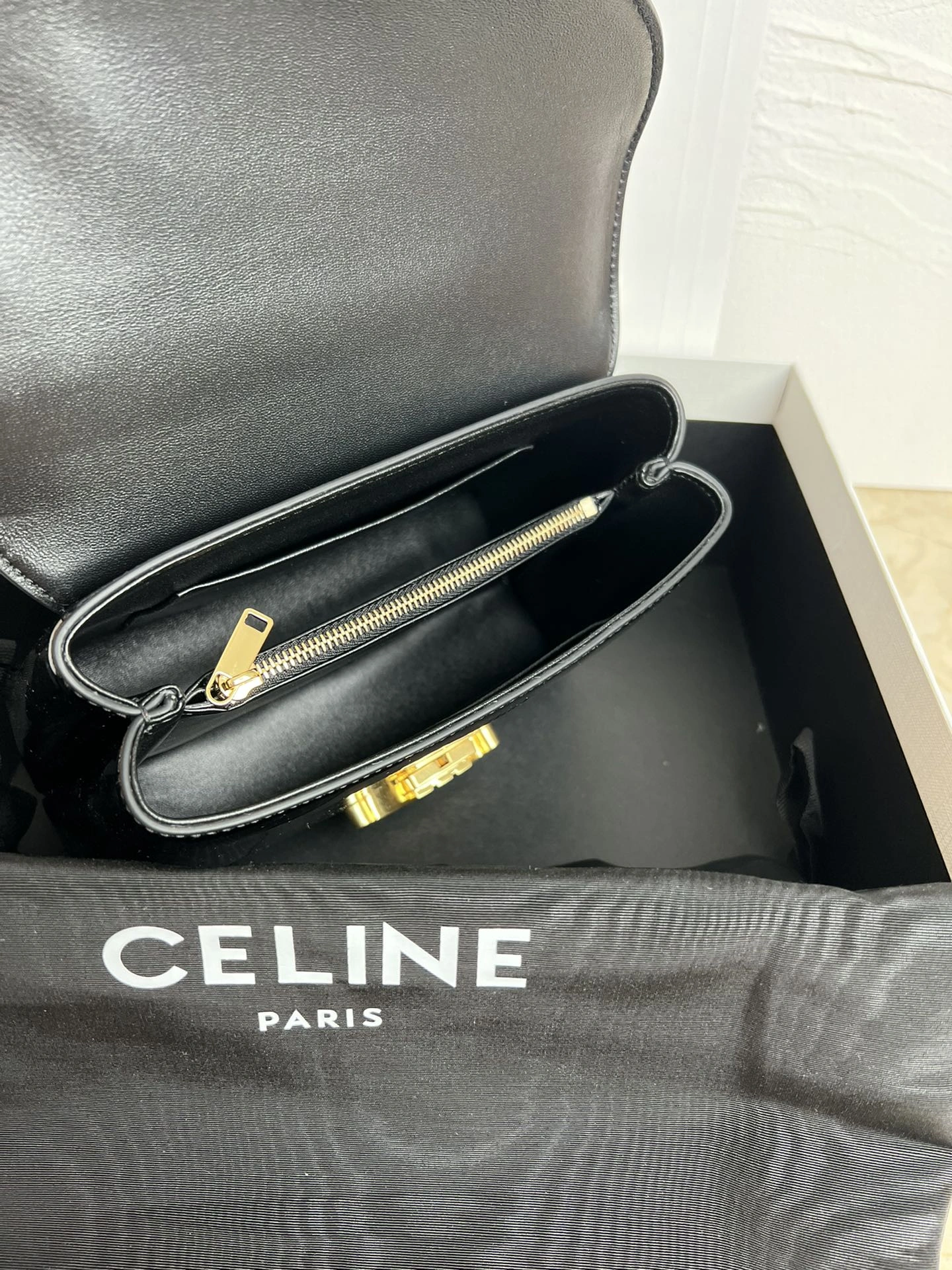 OdorResistant Celine Satchel Bags 67079