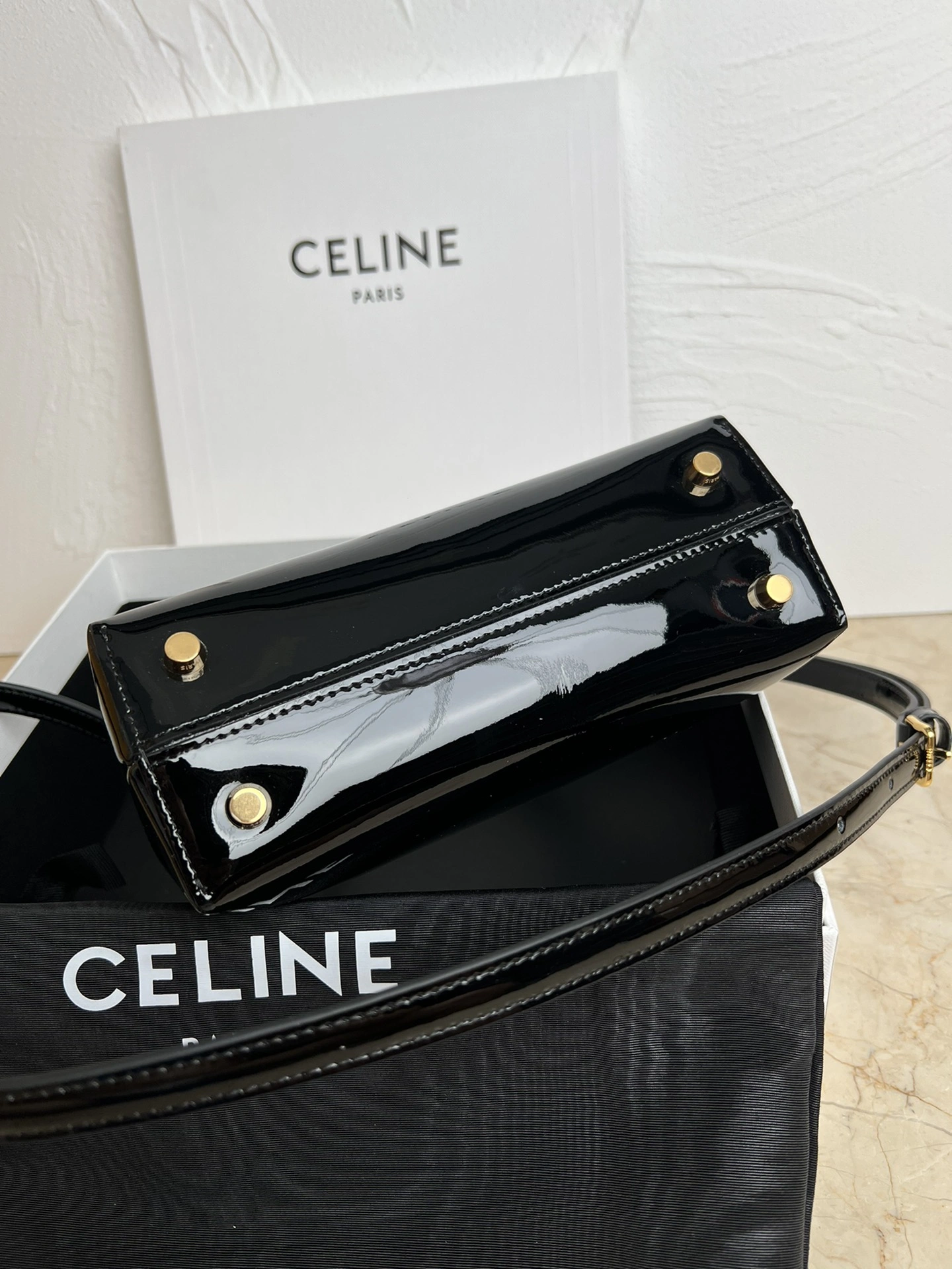 OdorResistant Celine Satchel Bags 67079