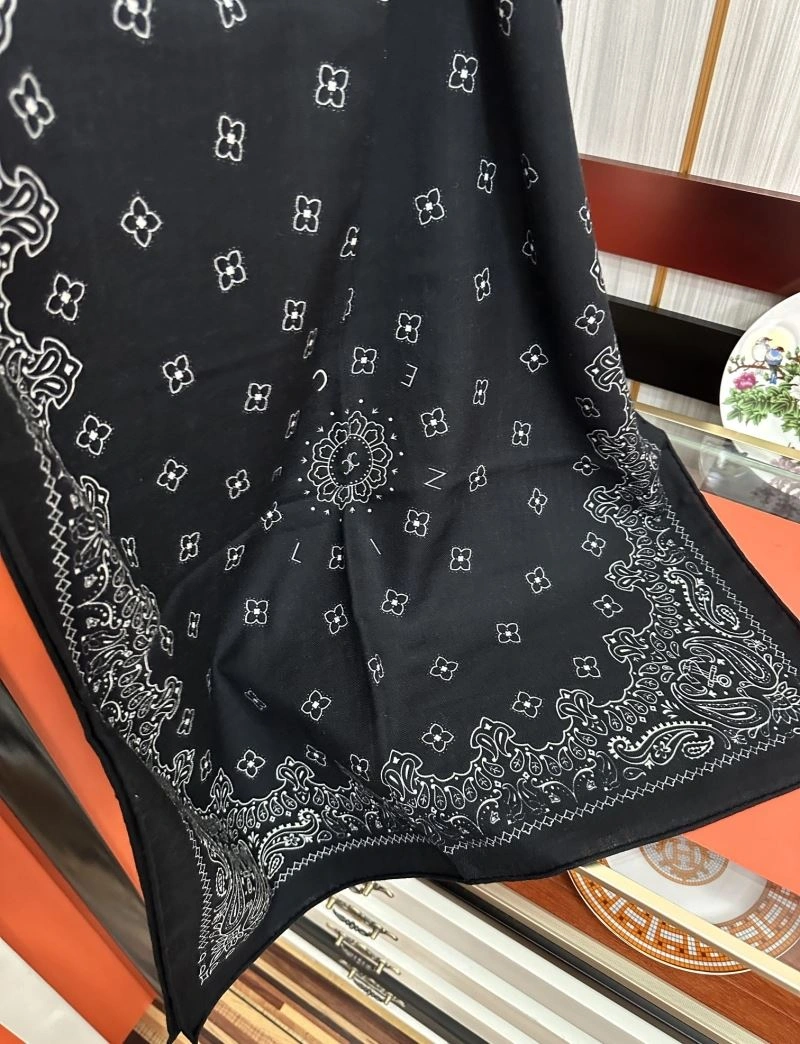 EyeCatching Celine Scarf 271294