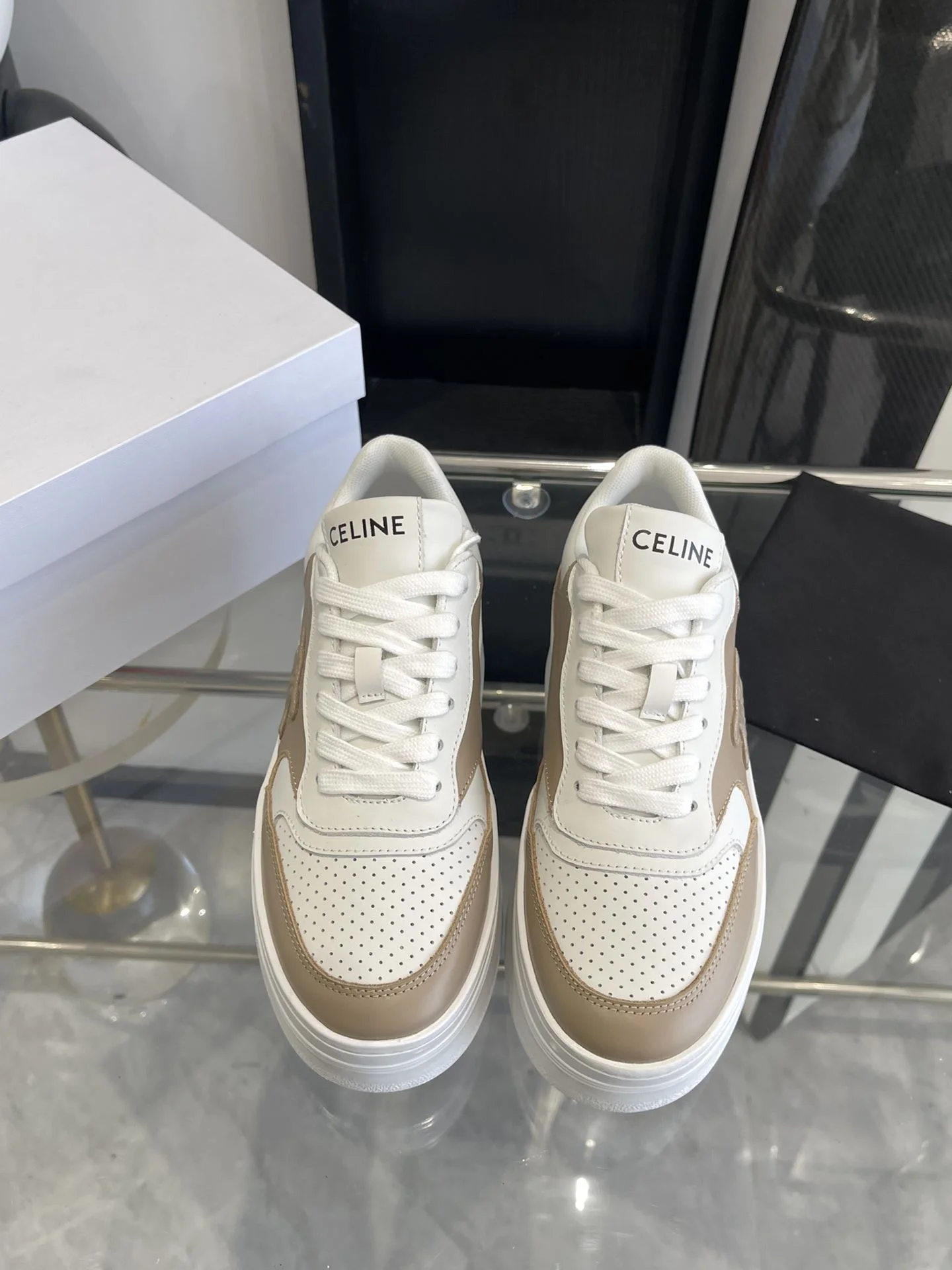 Trendsetting Celine Shoes 8297
