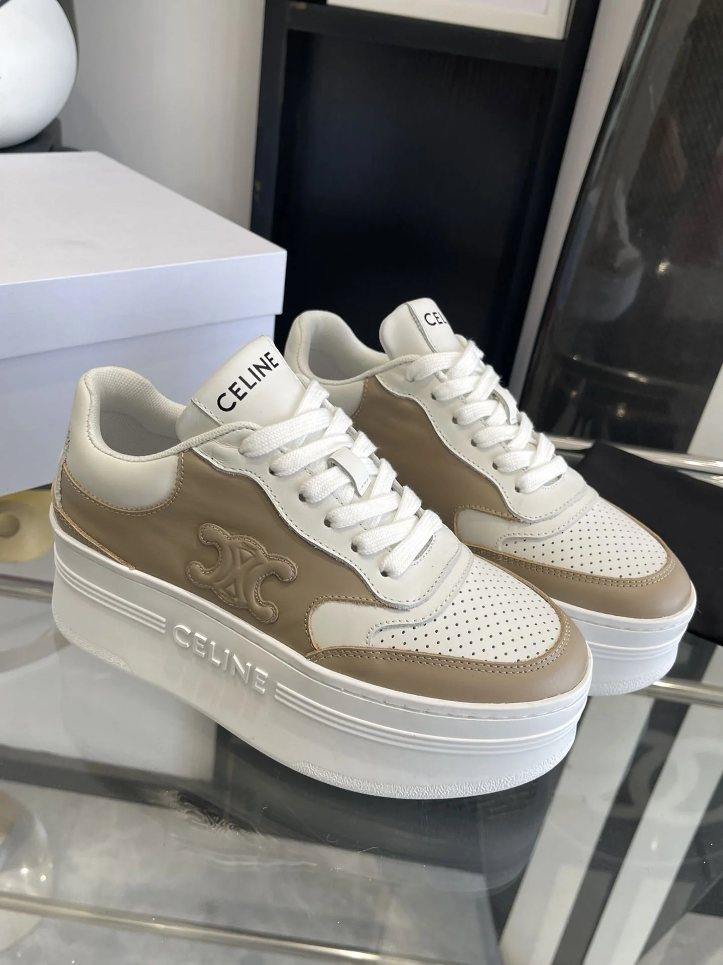 Trendsetting Celine Shoes 8297