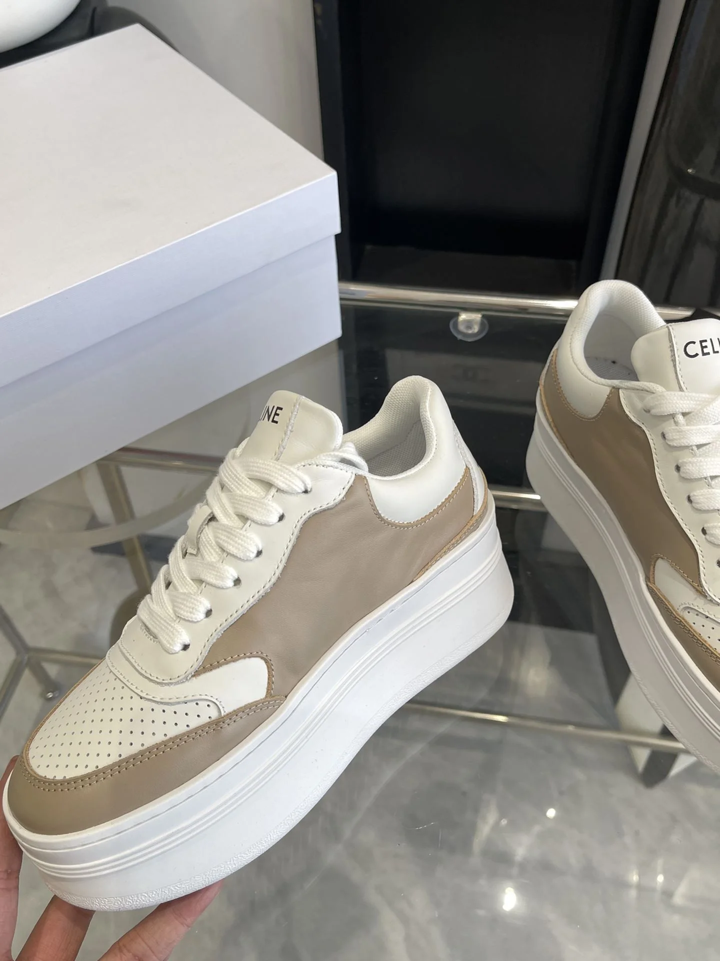 Trendsetting Celine Shoes 8297