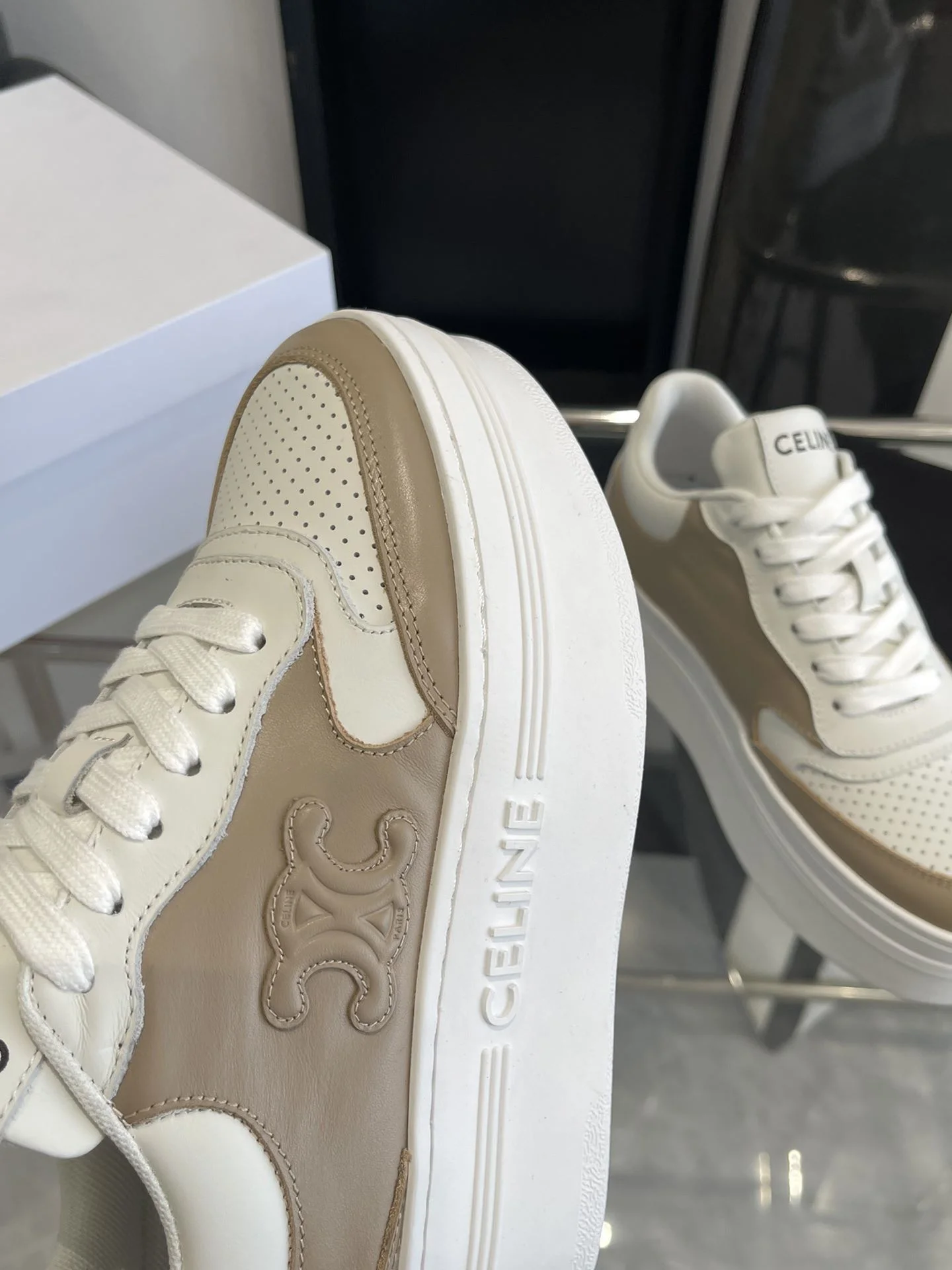 Trendsetting Celine Shoes 8297