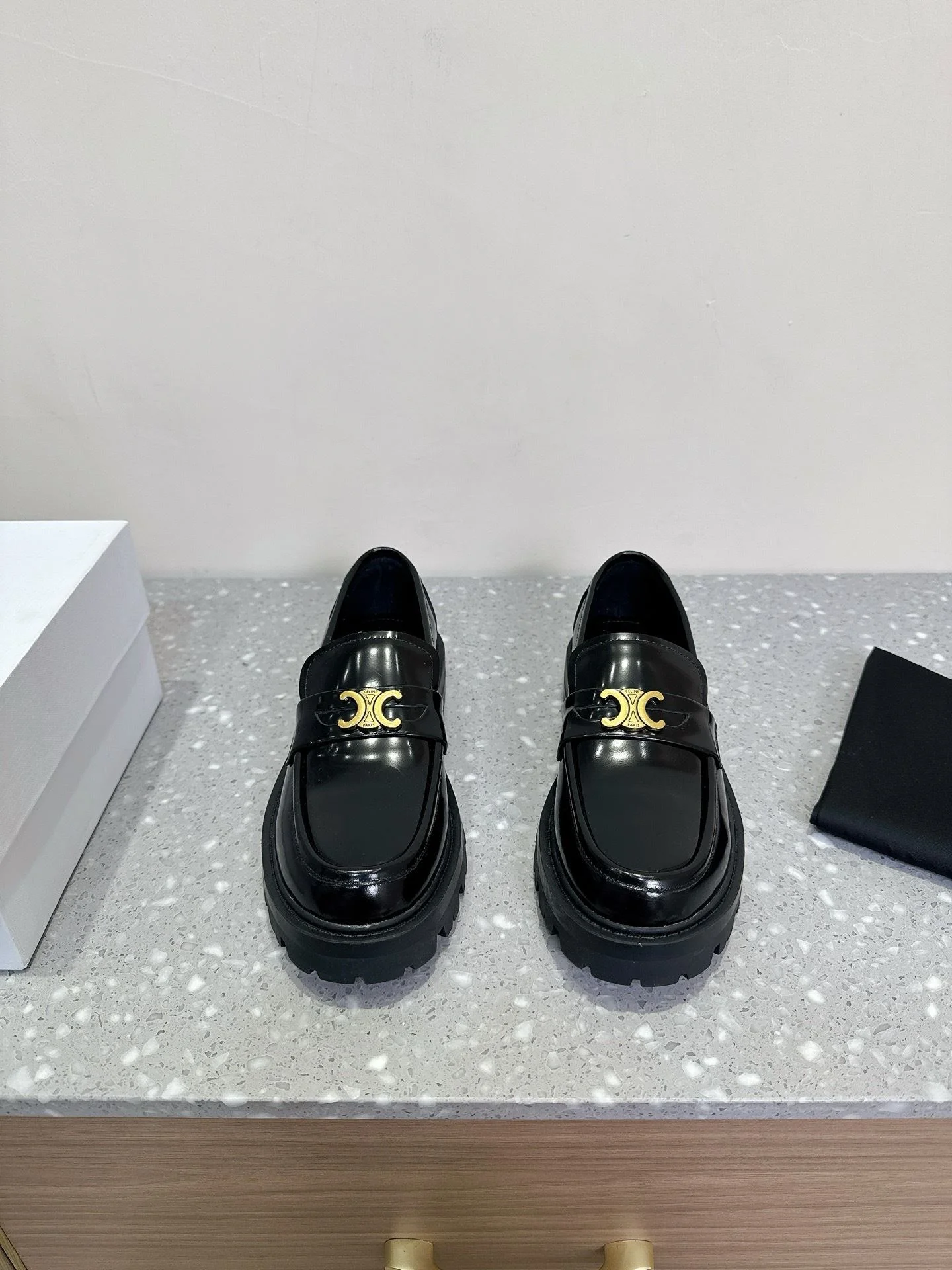 WrinkleFree Celine Shoes 8232