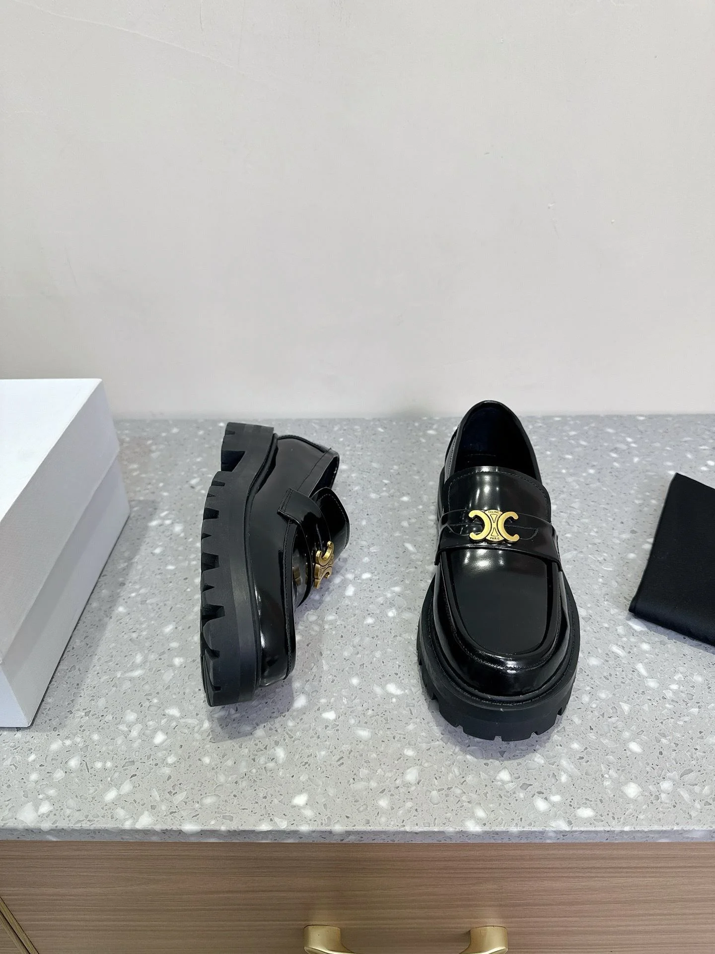 WrinkleFree Celine Shoes 8232