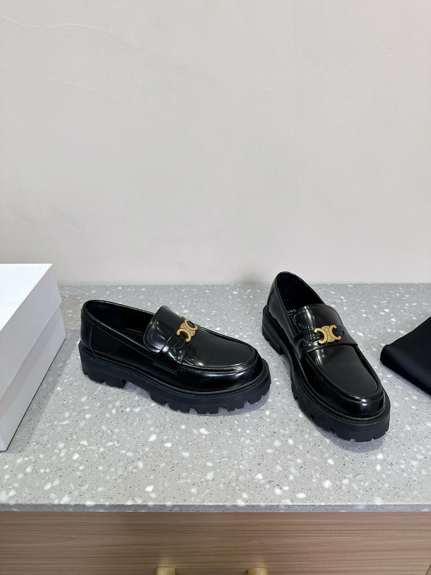 WrinkleFree Celine Shoes 8232