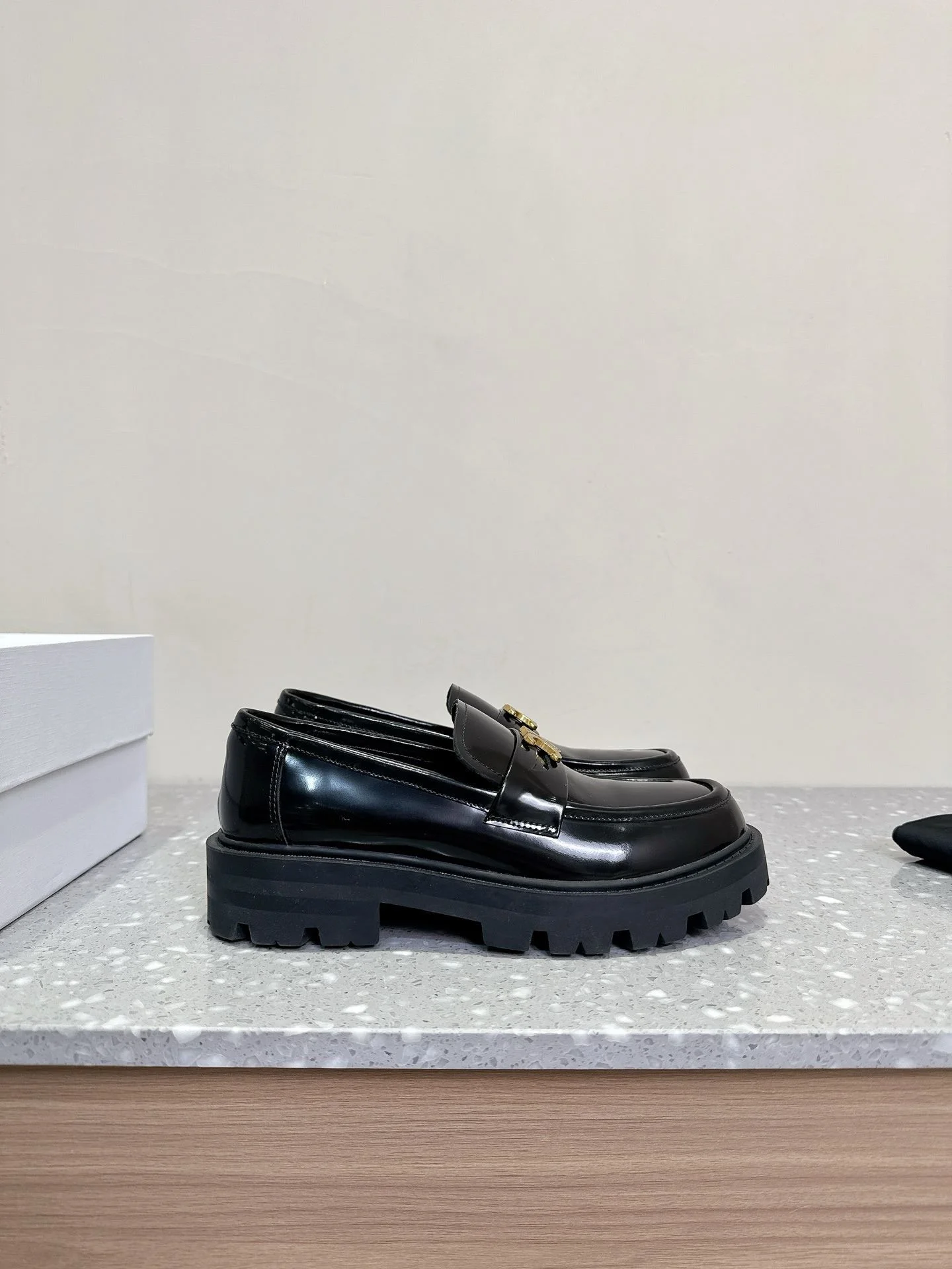 WrinkleFree Celine Shoes 8232