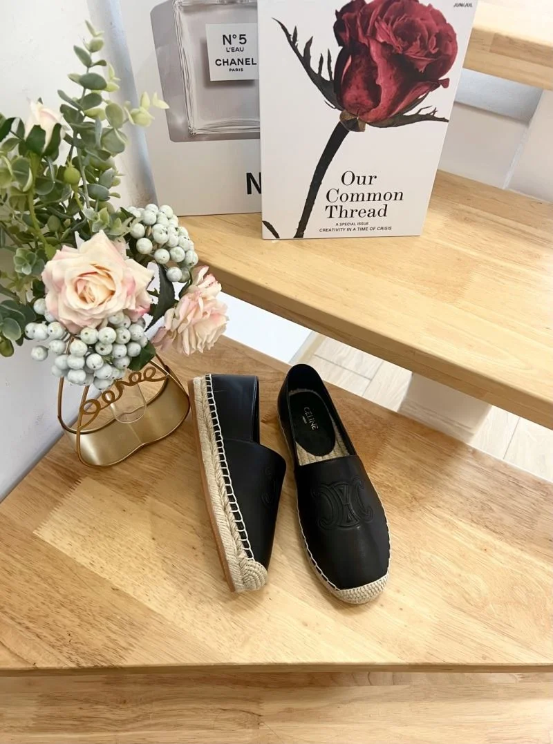 Versatile Celine Shoes 12633