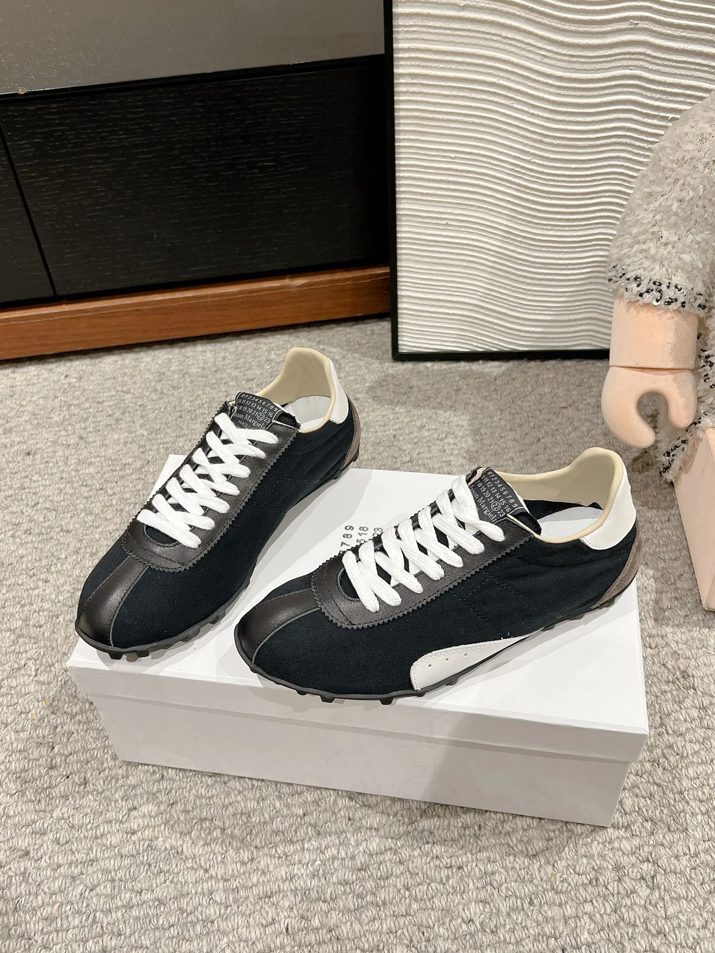 Minimalist Celine Shoes 6604