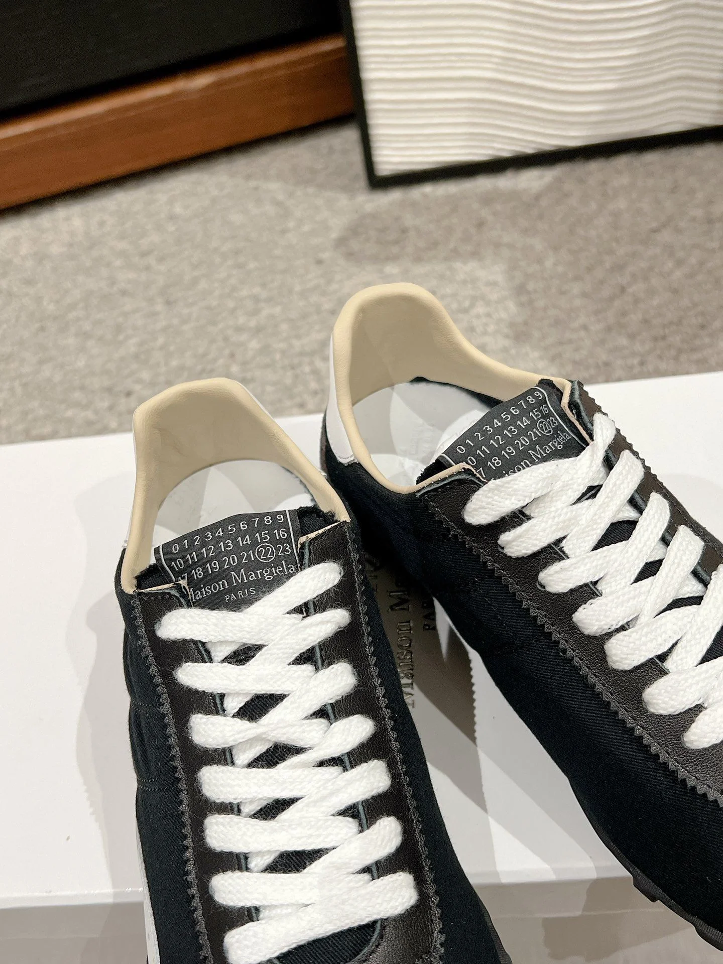 Minimalist Celine Shoes 6604