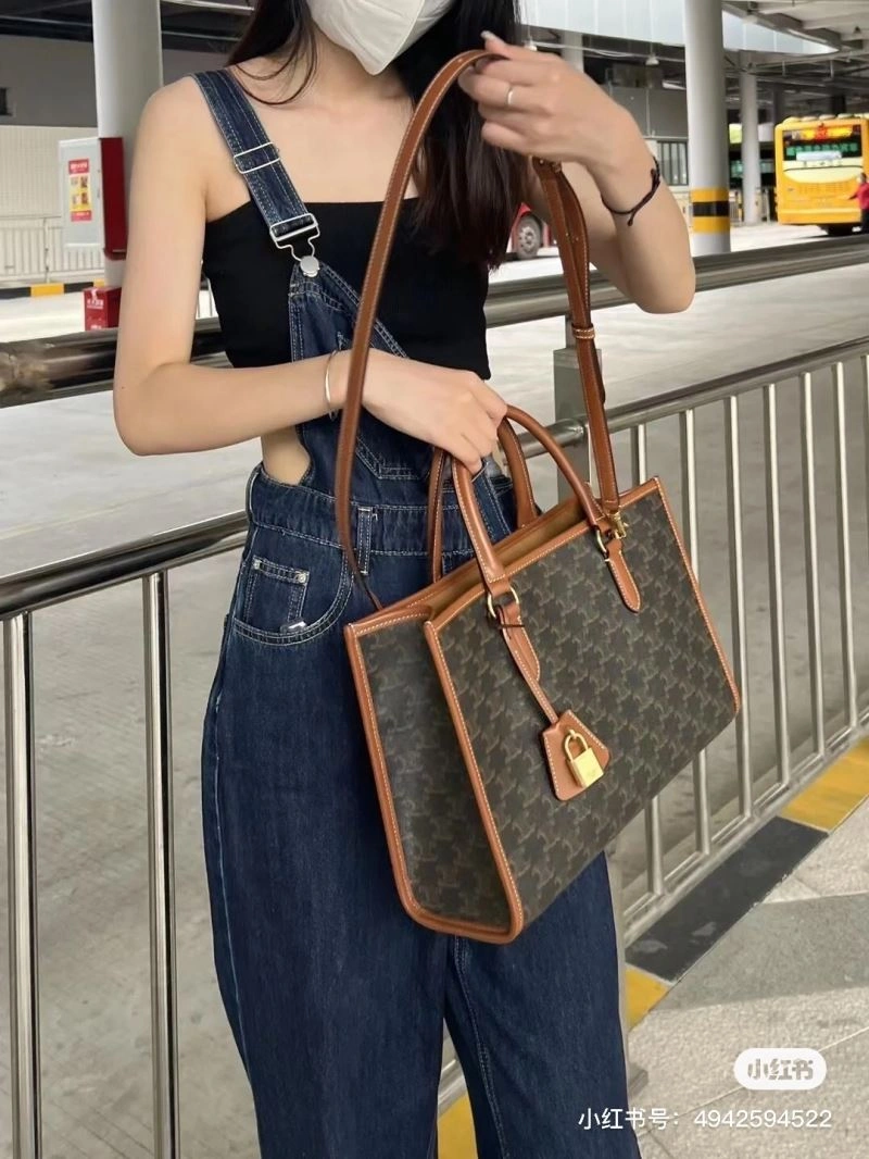 Celine Shopping Bags SunProtective 60281