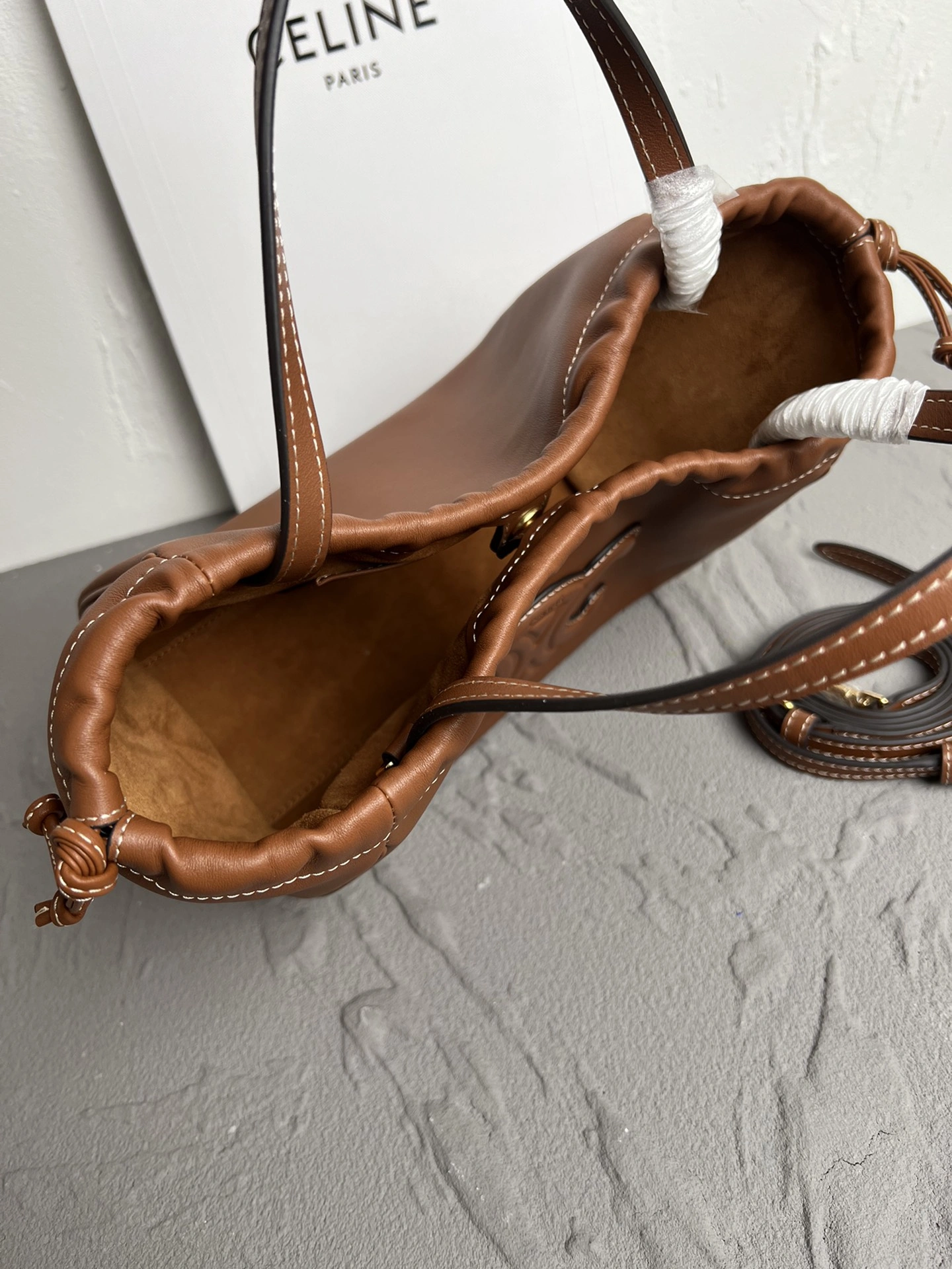 Resilient Celine Shopping Bags 78437