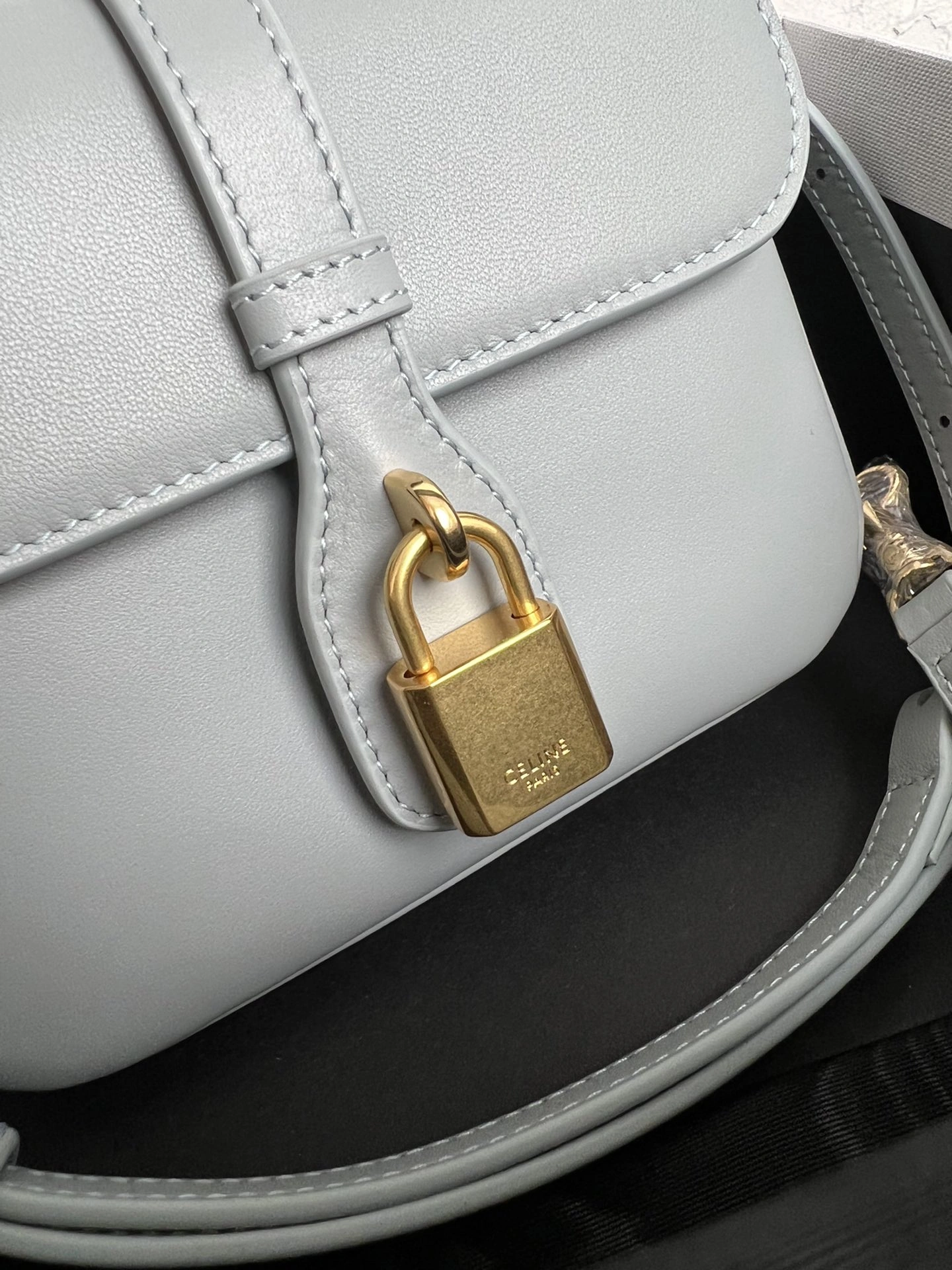 Comfortable Celine Top Handle Bags 78430