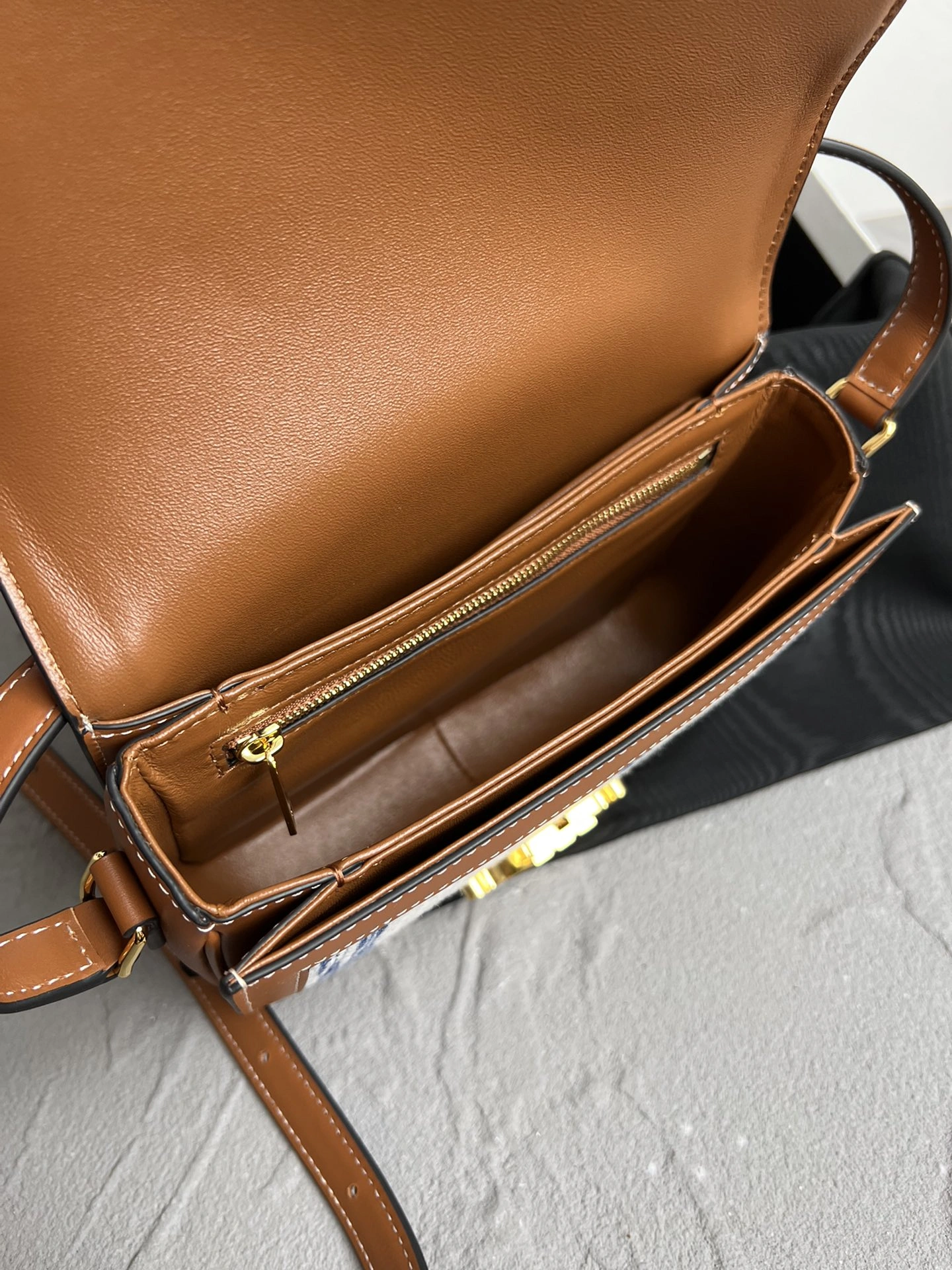 Reliable Celine Triomphe Bags 78377