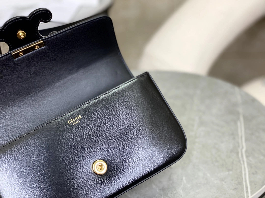Effortless Celine Triomphe Bags 94510