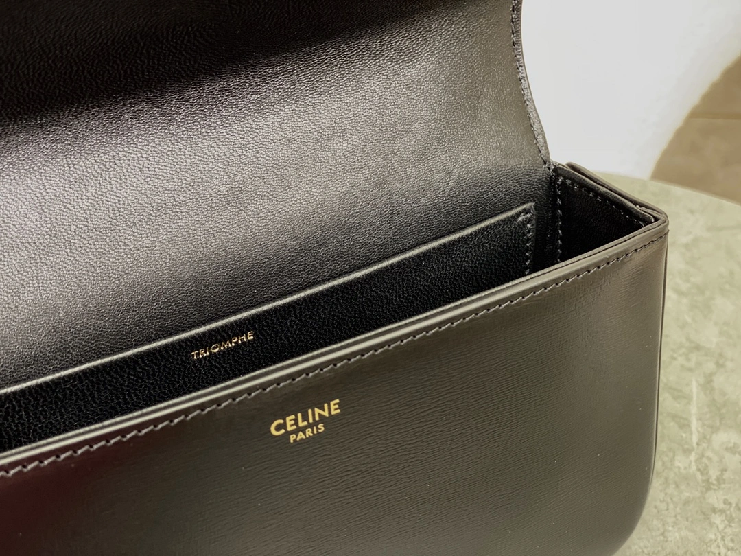 Effortless Celine Triomphe Bags 94510