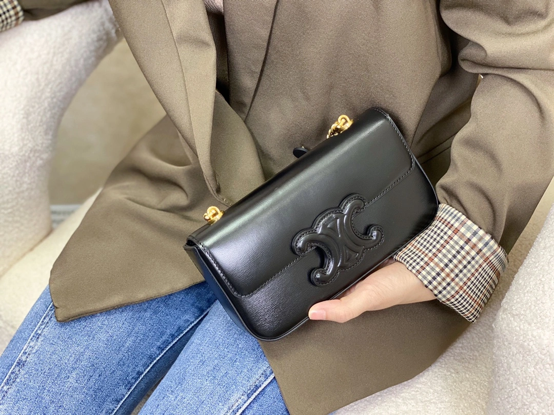 Effortless Celine Triomphe Bags 94510