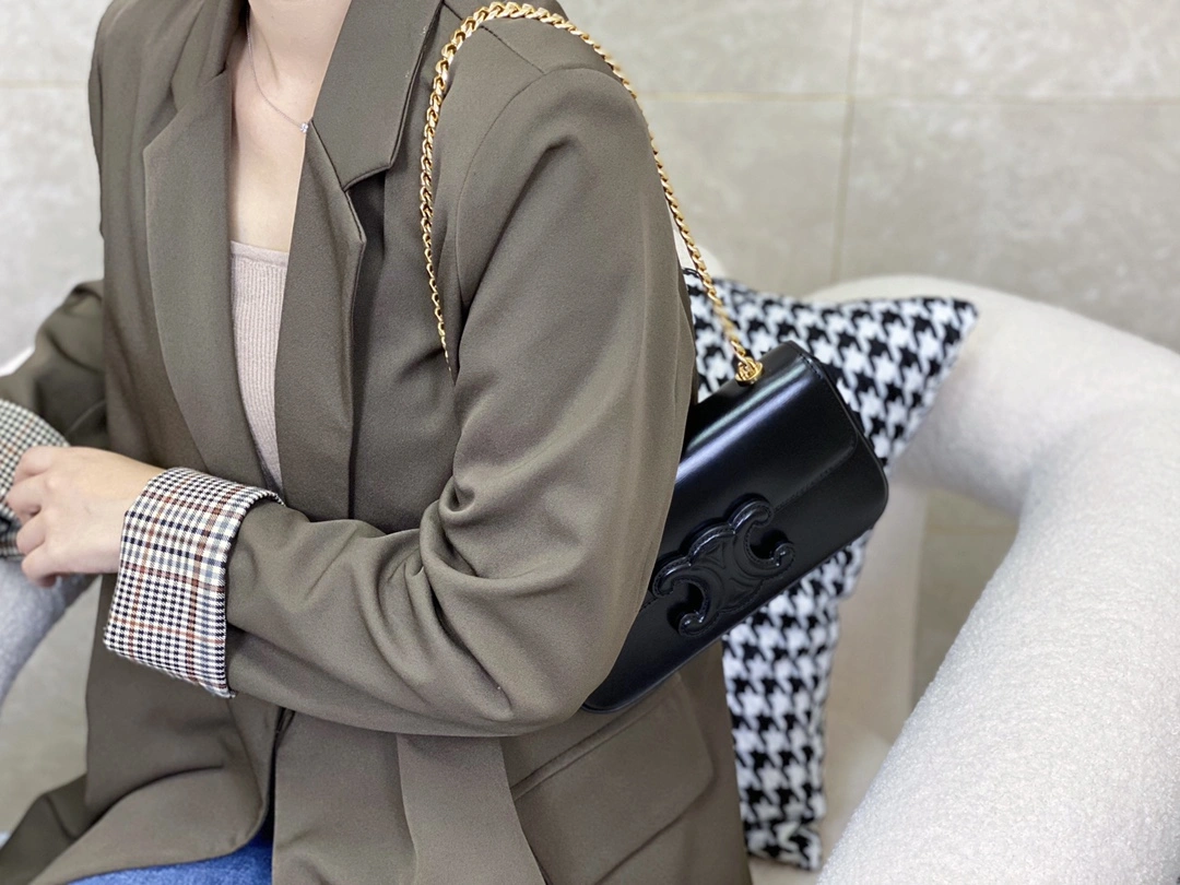Effortless Celine Triomphe Bags 94510