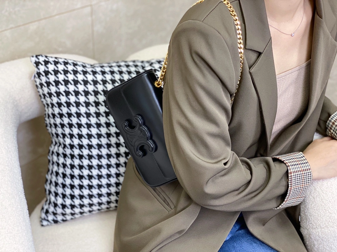 Effortless Celine Triomphe Bags 94510