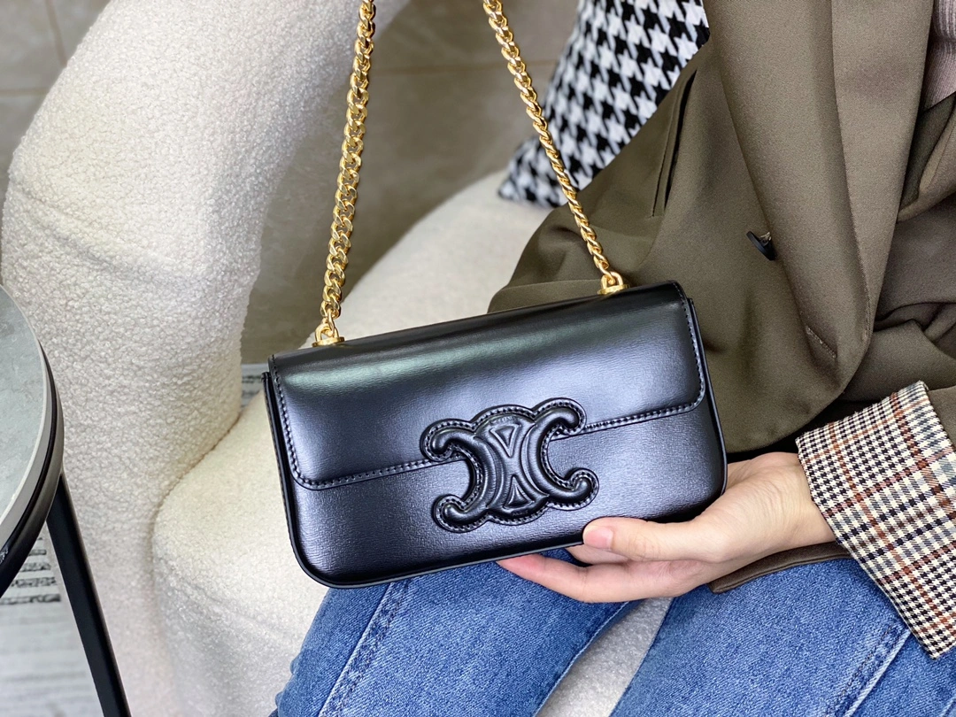 Effortless Celine Triomphe Bags 94510